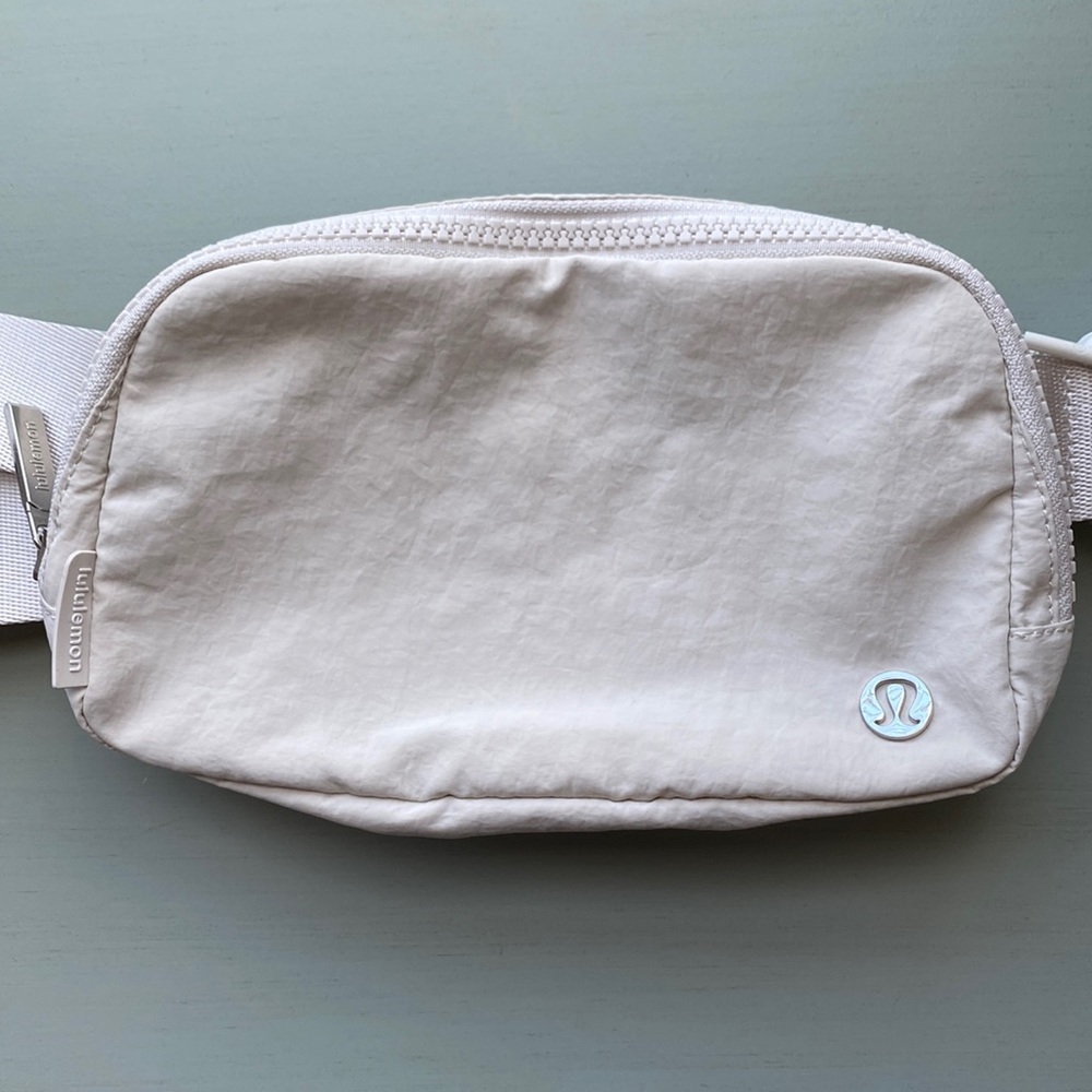 Lululemon Everywhere Belt Bag in White Opal